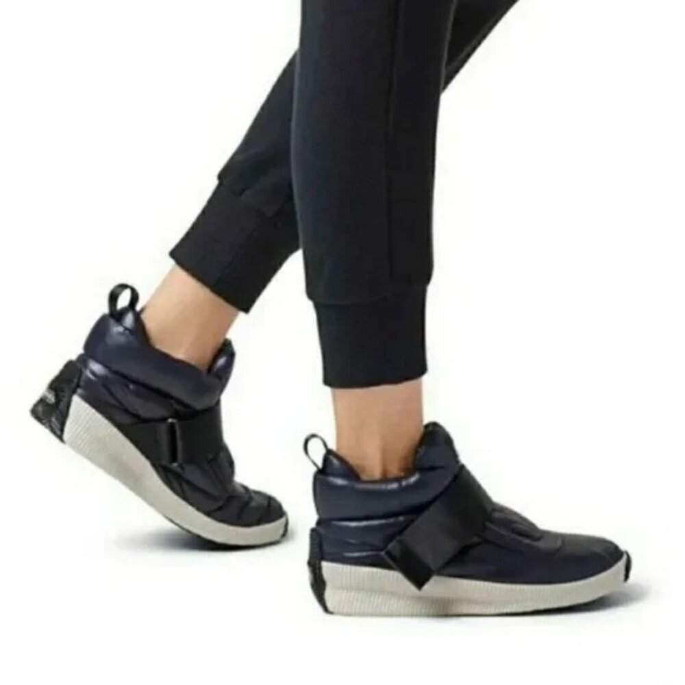 Sorel Women's Out N About Sneak Puffy Strap Boots Size 6